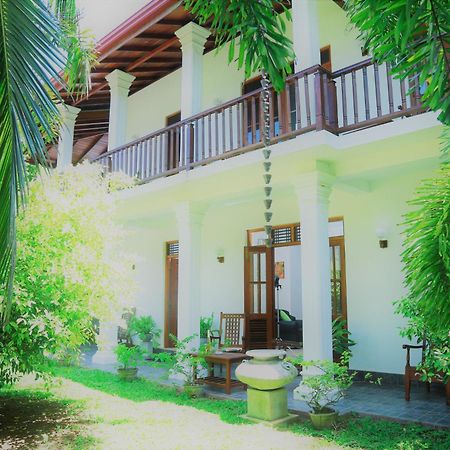 Residence Chanty Хіккадува Екстер'єр фото