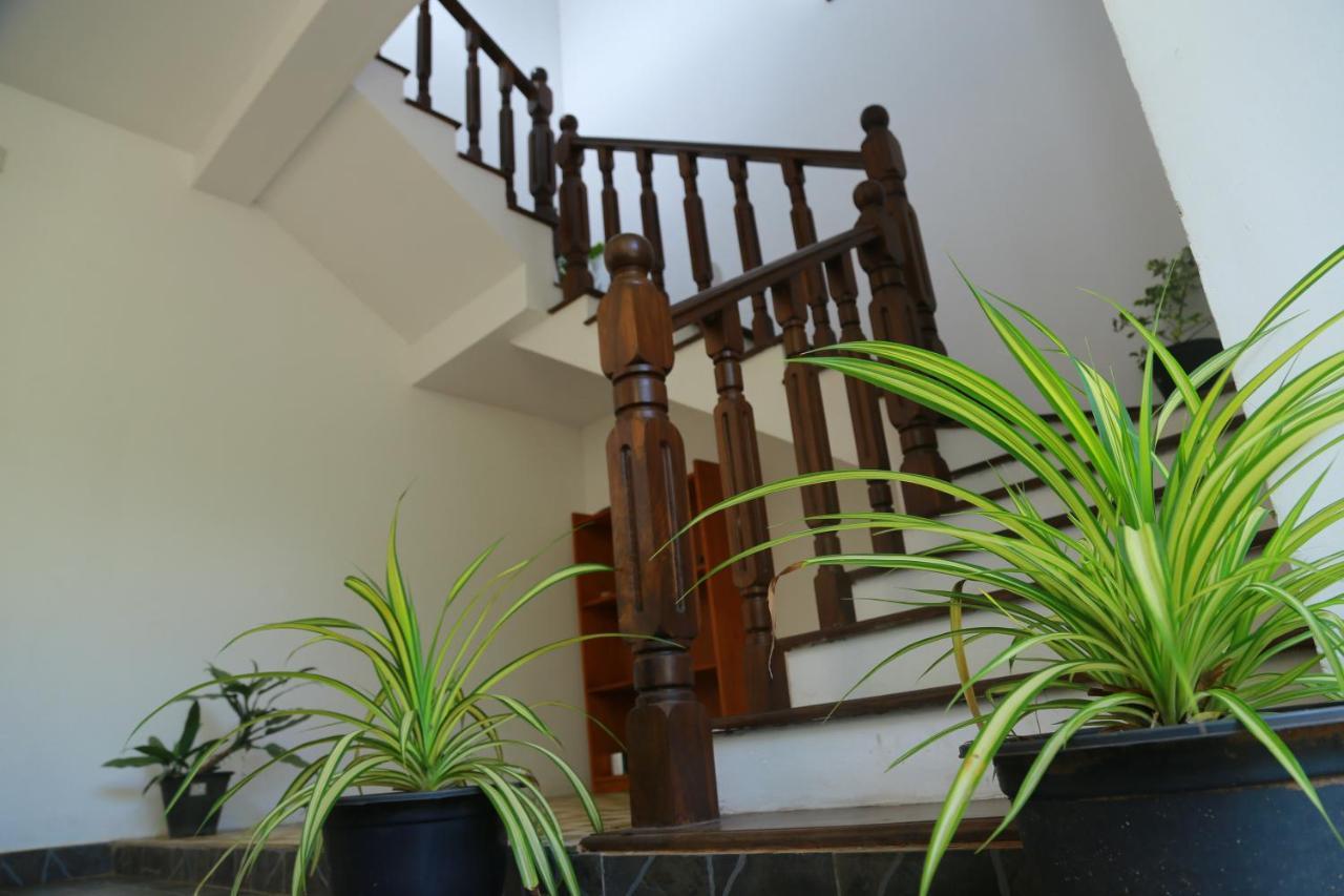Residence Chanty Хіккадува Екстер'єр фото