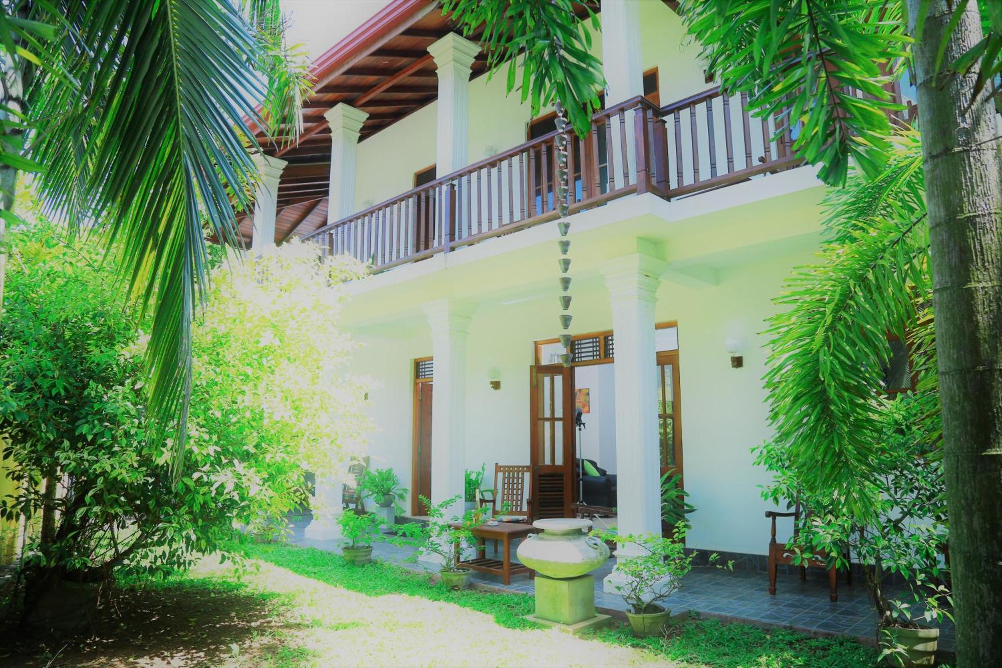 Residence Chanty Хіккадува Екстер'єр фото