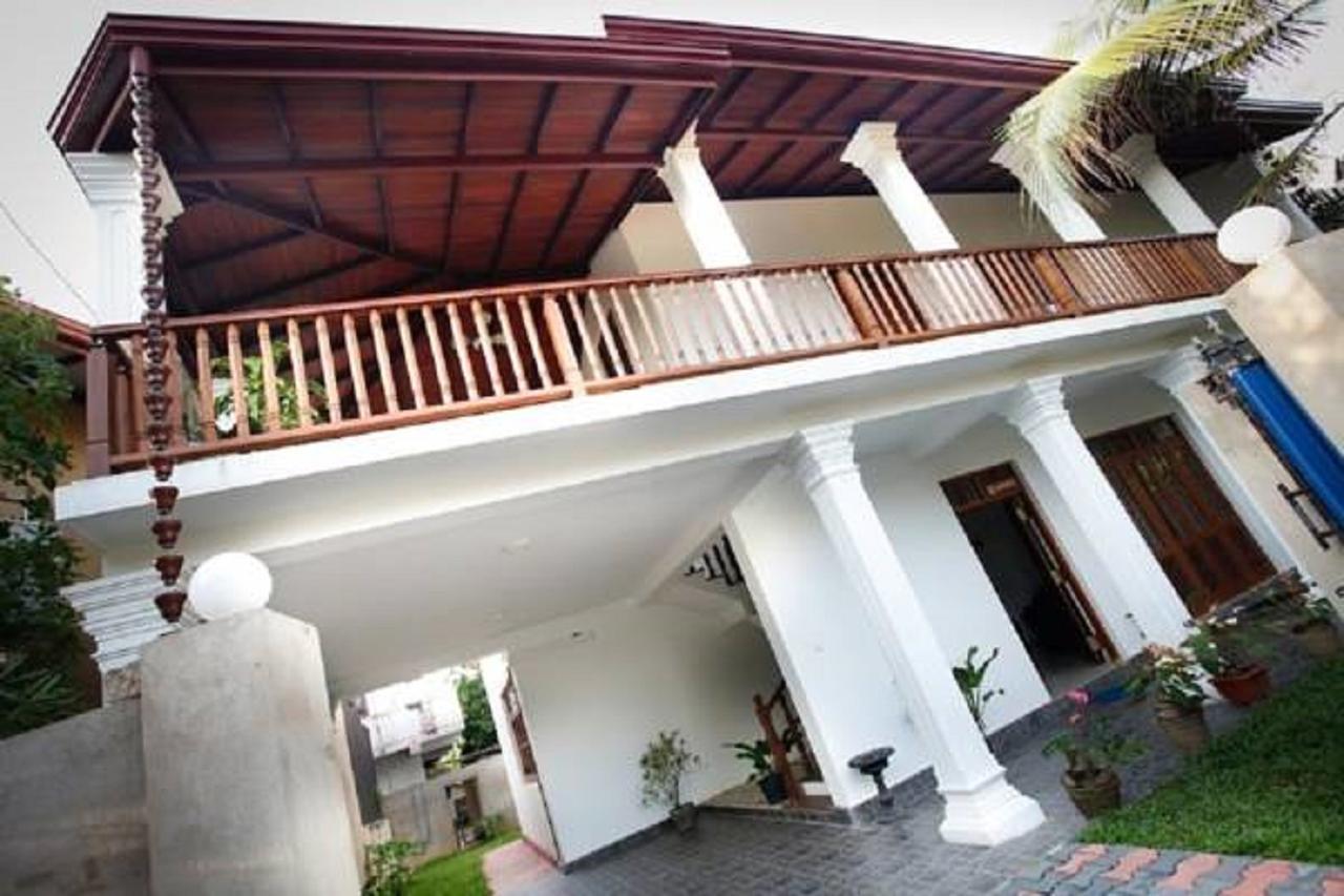 Residence Chanty Хіккадува Екстер'єр фото