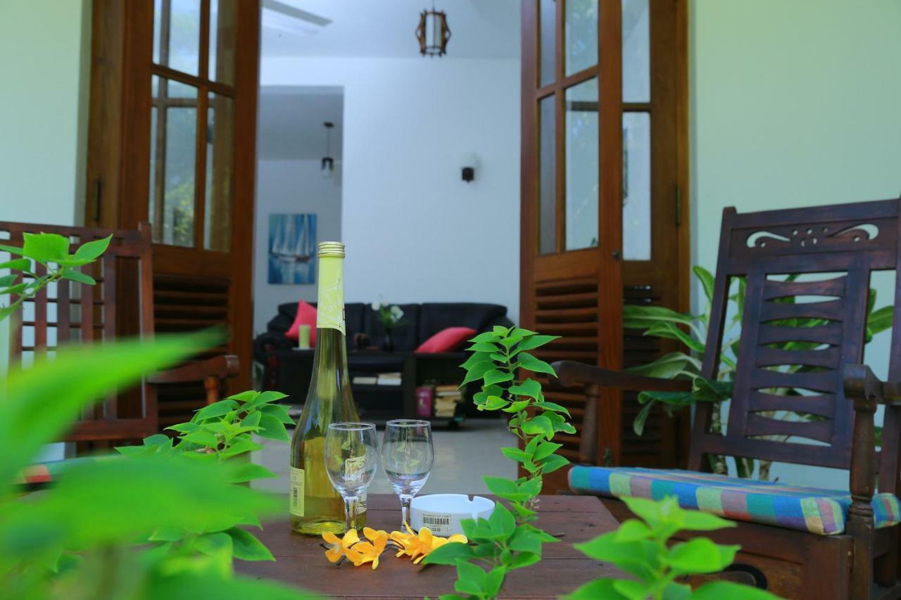 Residence Chanty Хіккадува Екстер'єр фото