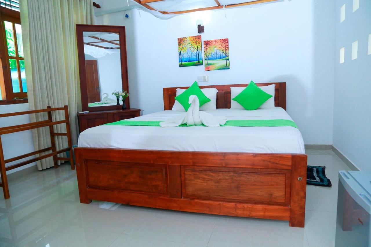 Residence Chanty Хіккадува Екстер'єр фото