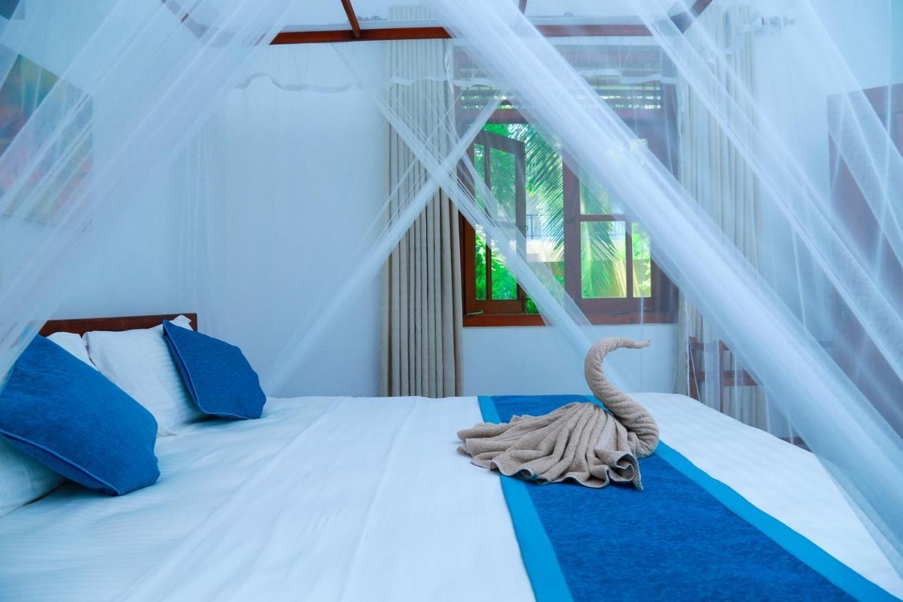 Residence Chanty Хіккадува Екстер'єр фото