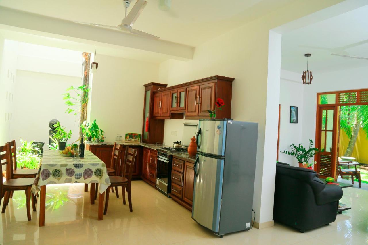 Residence Chanty Хіккадува Екстер'єр фото